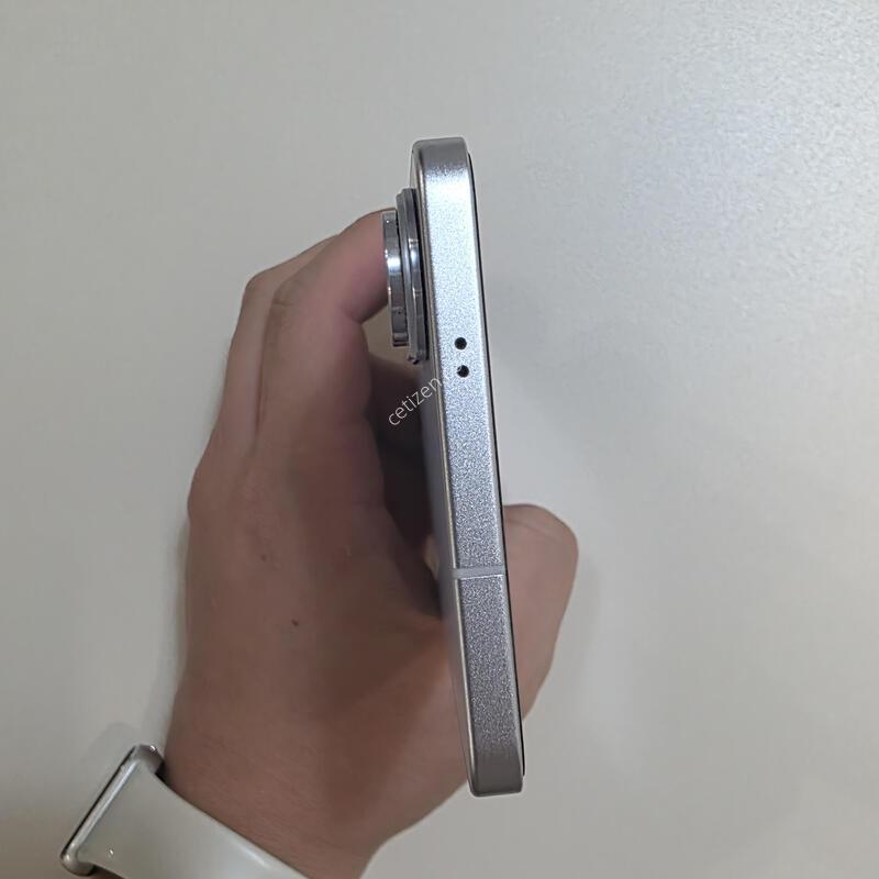 S25 ���� 256g ����ǰ�� �˴ϴ�.