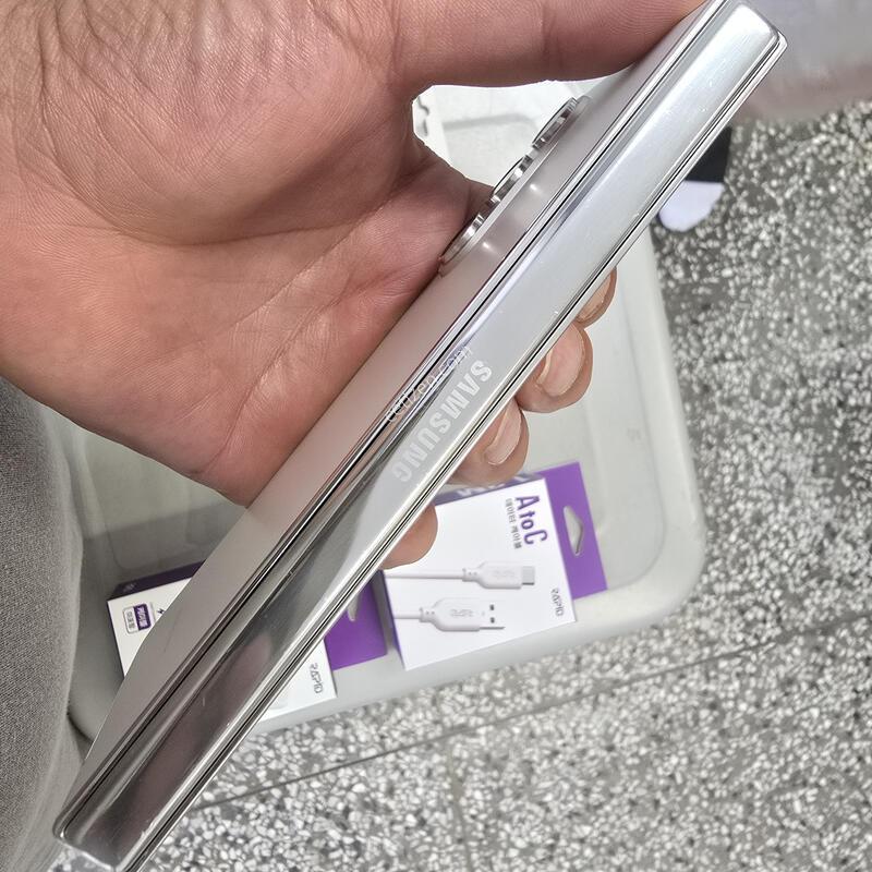 SK ����5(F946) 512G ȭ��Ʈ���� ����� �˴ϴ�