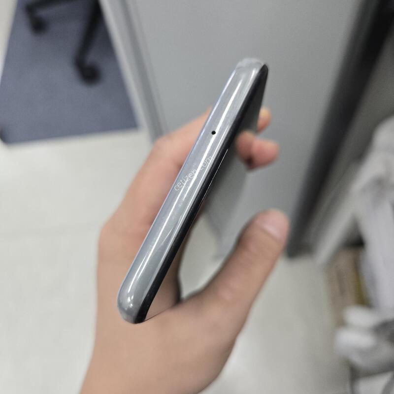 ������ A42 ȭ��Ʈ 128GB AA��  ������