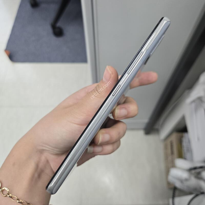 ������ A42 ȭ��Ʈ 128GB AA��  ������