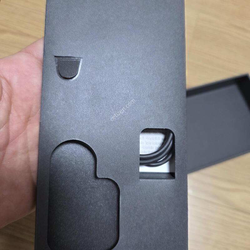 ������ S25 ��Ʈ�� ƼŸ���׷��� 512GB �ڱ���