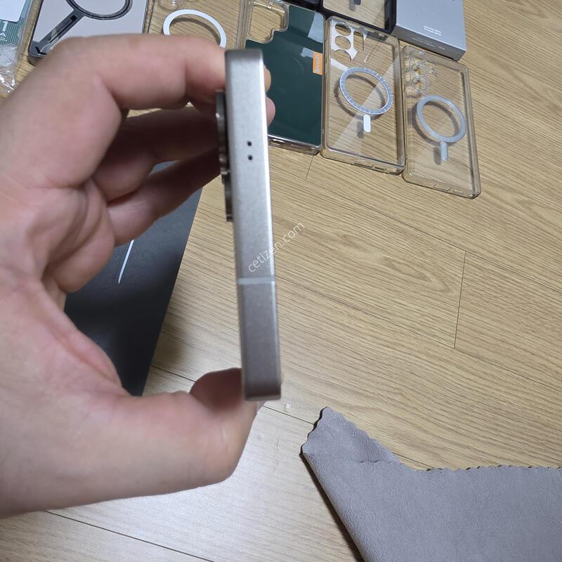 ������ S25 ��Ʈ�� ƼŸ���׷��� 512GB �ڱ���