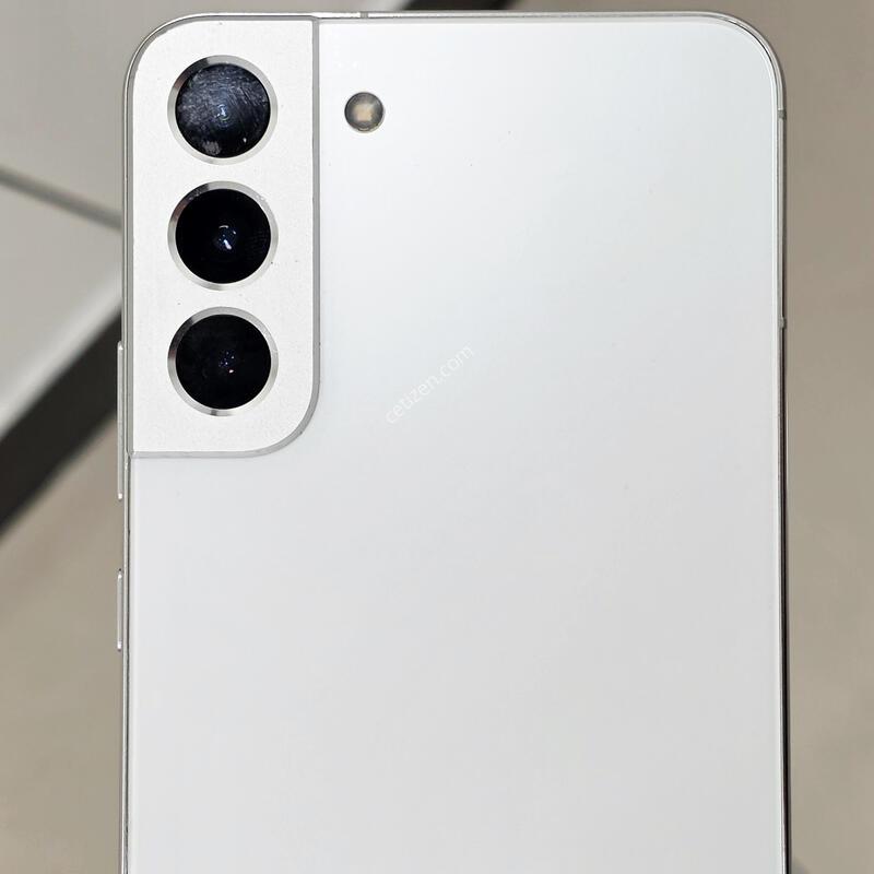 ������ S22�÷��� ȭ��Ʈ 256GB ������ �� �Ǹ�