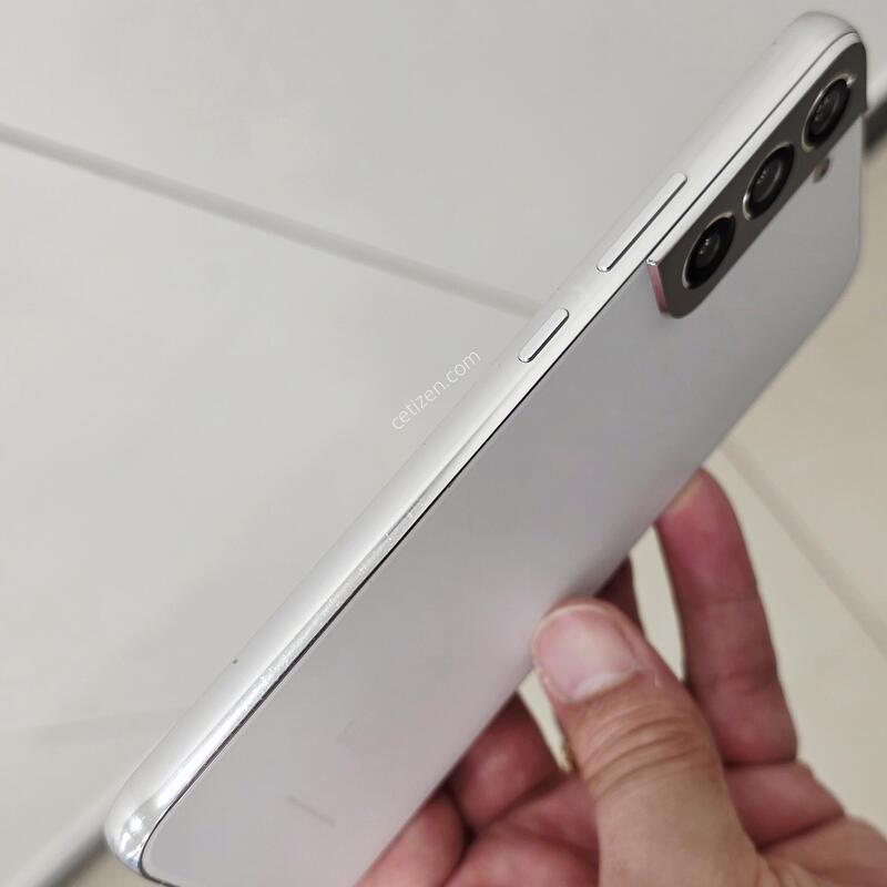 ������ S22�÷��� ȭ��Ʈ 256GB ������ �� �Ǹ�