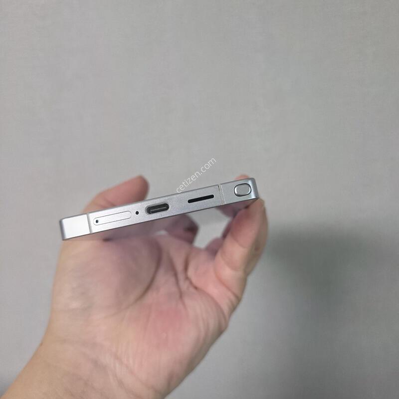 ������ S25��Ʈ�� ƼŸ�� �ǹ����� 256�Ⱑ SS�� �Ⱦƿ�~