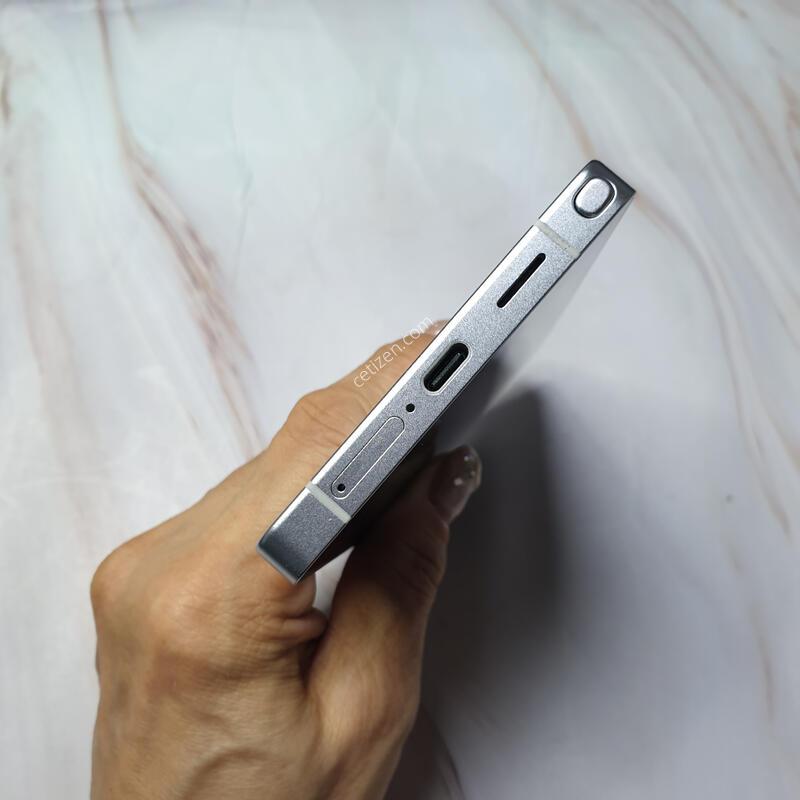 LG ������ S25��Ʈ�� ƼŸ���ǹ����� 256G S�� �Ǹ��մϴ�