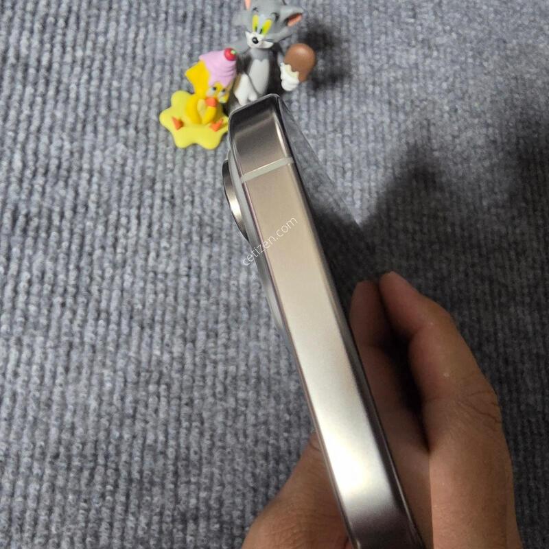 ������ 16 ���� 256GB ���߷� ƼŸ��