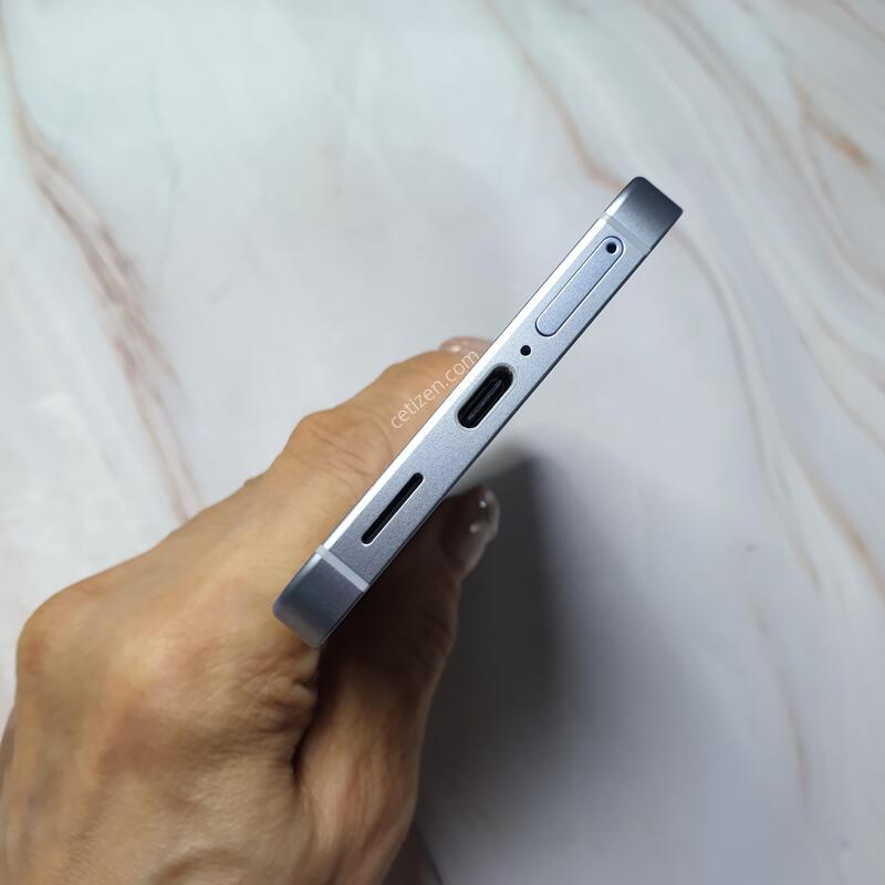 KT ������ S25 ���� 256G S�� �Ǹ��մϴ�