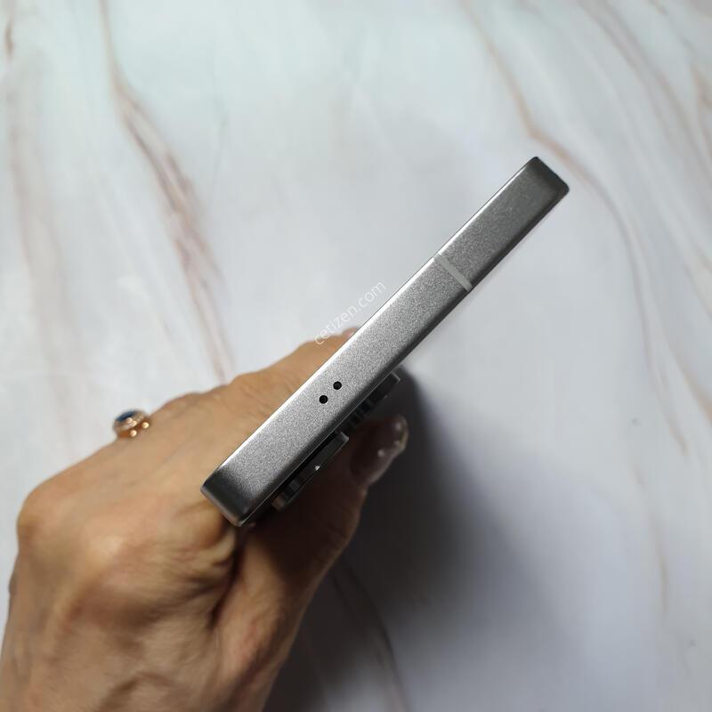 SK ������ S25��Ʈ�� ƼŸ������ 256G S�� �Ǹ��մϴ�