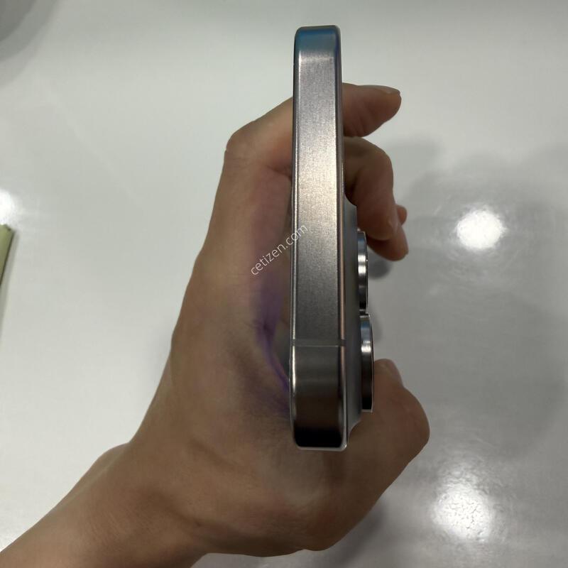 ������15���θƽ� 512G S�� ���߷�ƼŸ�� ���͸� 89%