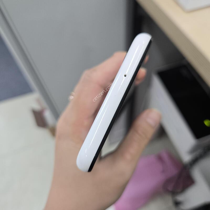 ������ A13 ȭ��Ʈ 64GB ���ܻ� ƯAA��
