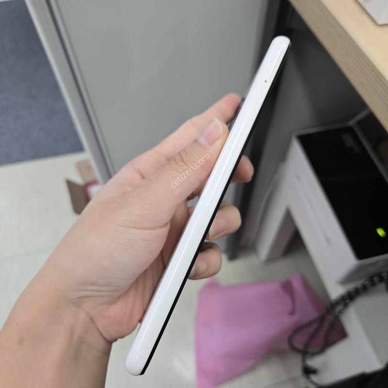������ A13 ȭ��Ʈ 64GB ���ܻ� ƯAA��