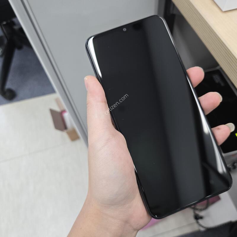 ������ A13 ȭ��Ʈ 64GB ���ܻ� ��������