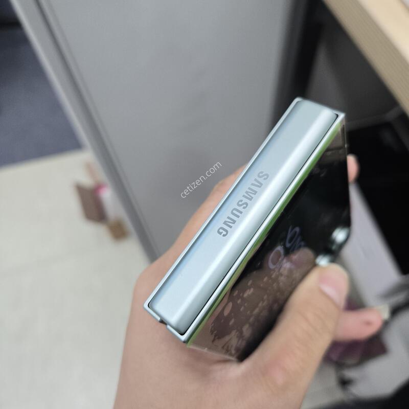 ������ ������ Z�ø�6 �׸� 256GB �̼��⽺��������