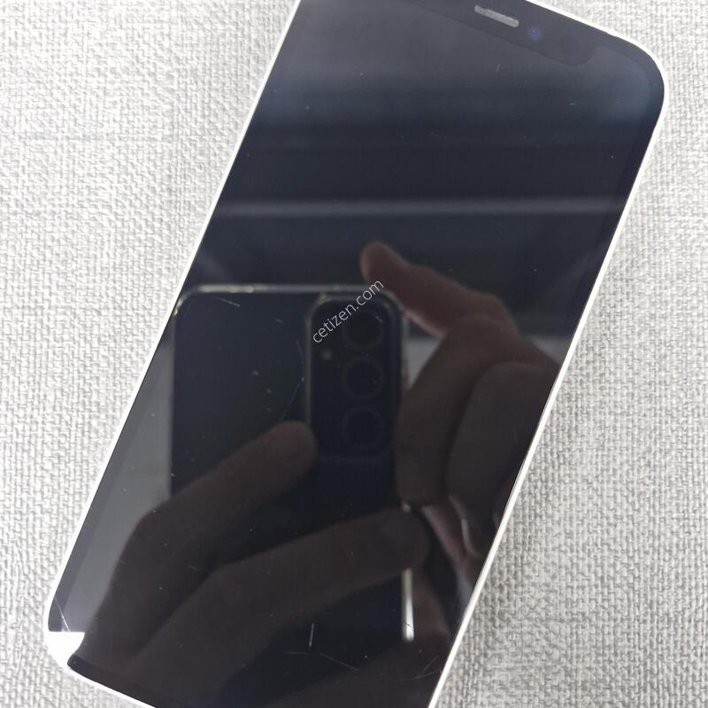 ������ 12 �̴� 128G  �Ǹ��մϴ�