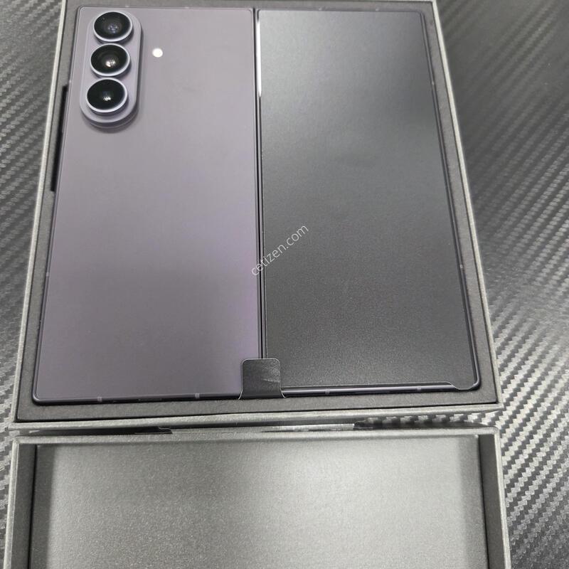 ����8��Ʈ�� ���̿÷������� 256 �ܼ����� �̻���˴ϴ�
