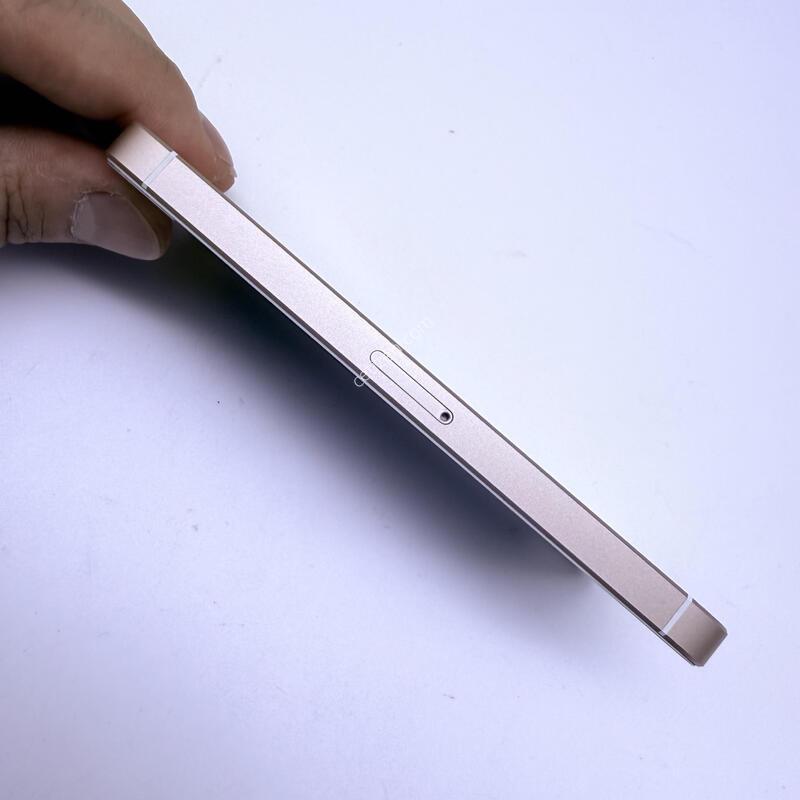 ������se1 ��� 64GB 84% �Ǹ�