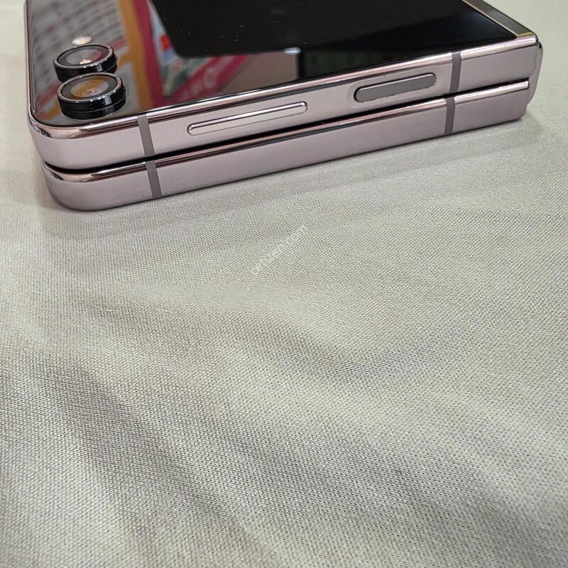 F731�ø�5 �ܻ���� ũ������ �������� A�� �ܸ��� �Դϴ�