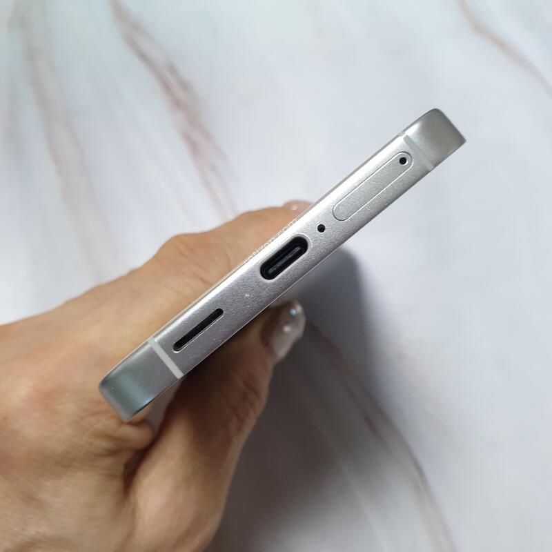 LG ������ S24 �׷��� 256G S�� �Ǹ��մϴ�