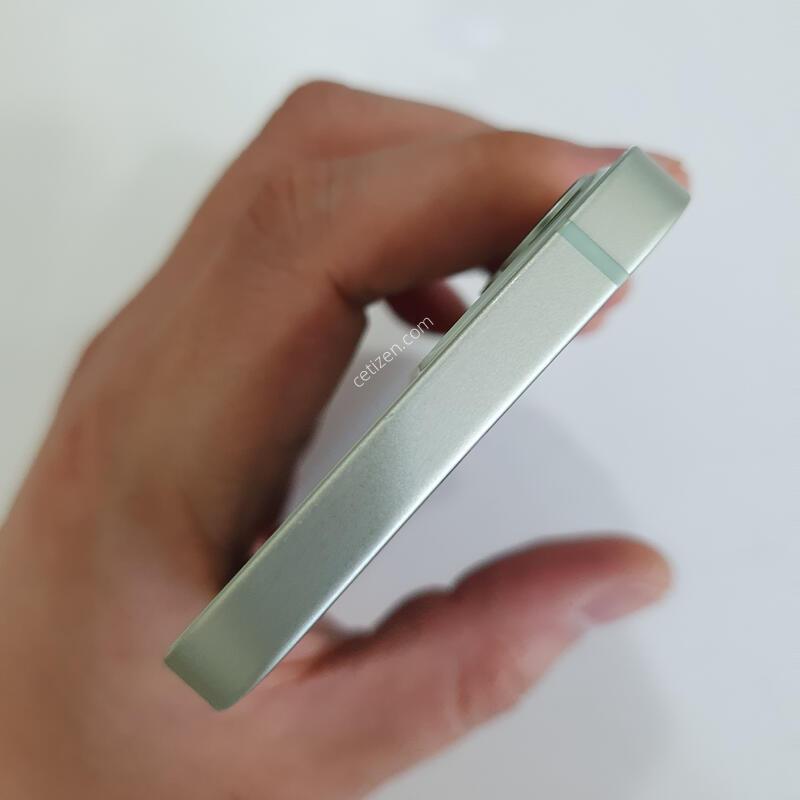 ������12�̴�64G ���ܻ� ���±� �߰��� �����