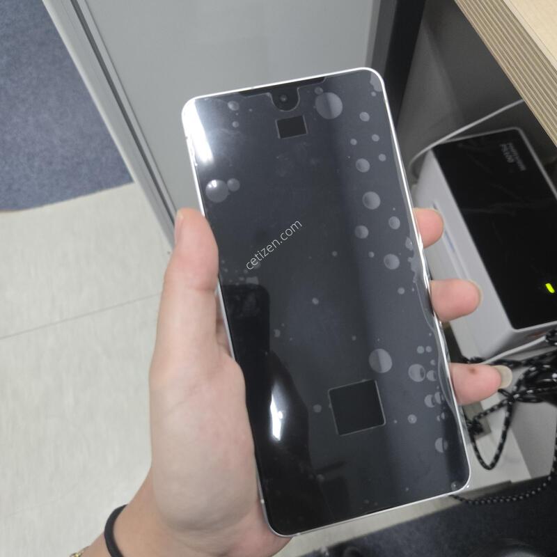 ������ S25���� 512GB ���̽����� �ʱ⽺ƼĿ�״��
