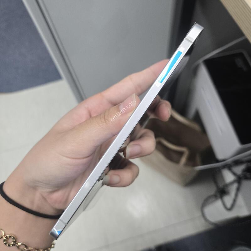 ������ S25���� 512GB ���̽����� �ʱ⽺ƼĿ�״��