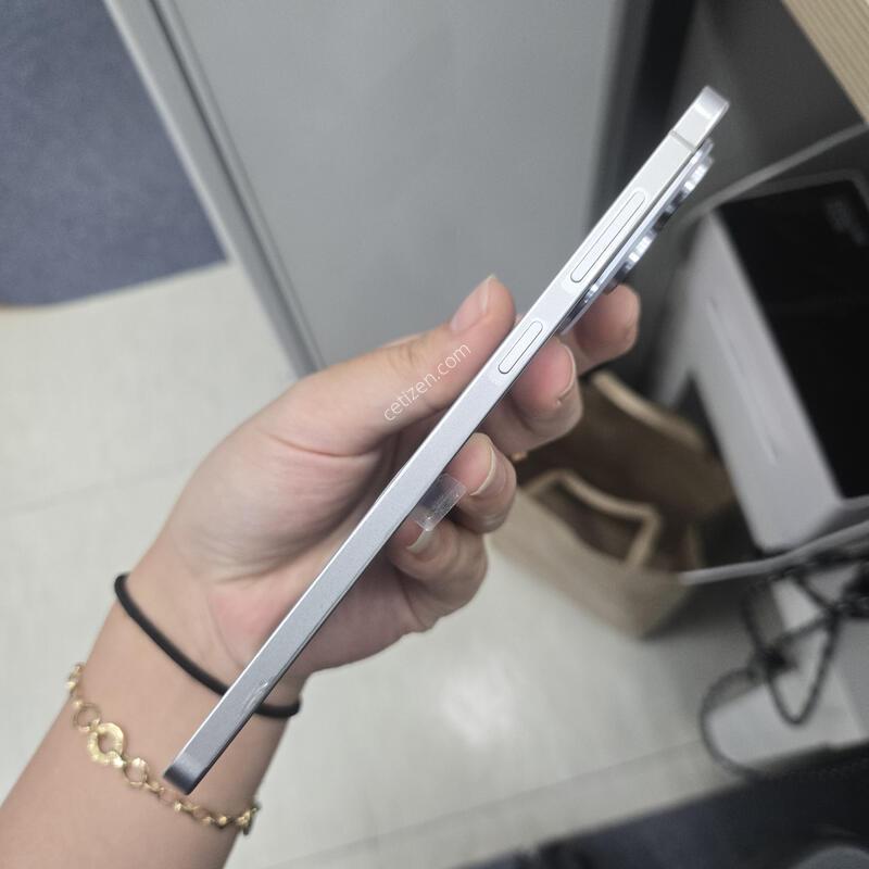 ������ S25���� 512GB ���̽����� �ʱ⽺ƼĿ�״��