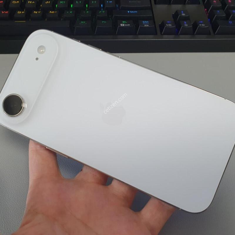 ������ ���� / 256GB / ȭ��Ʈ / ���͸����� 100%