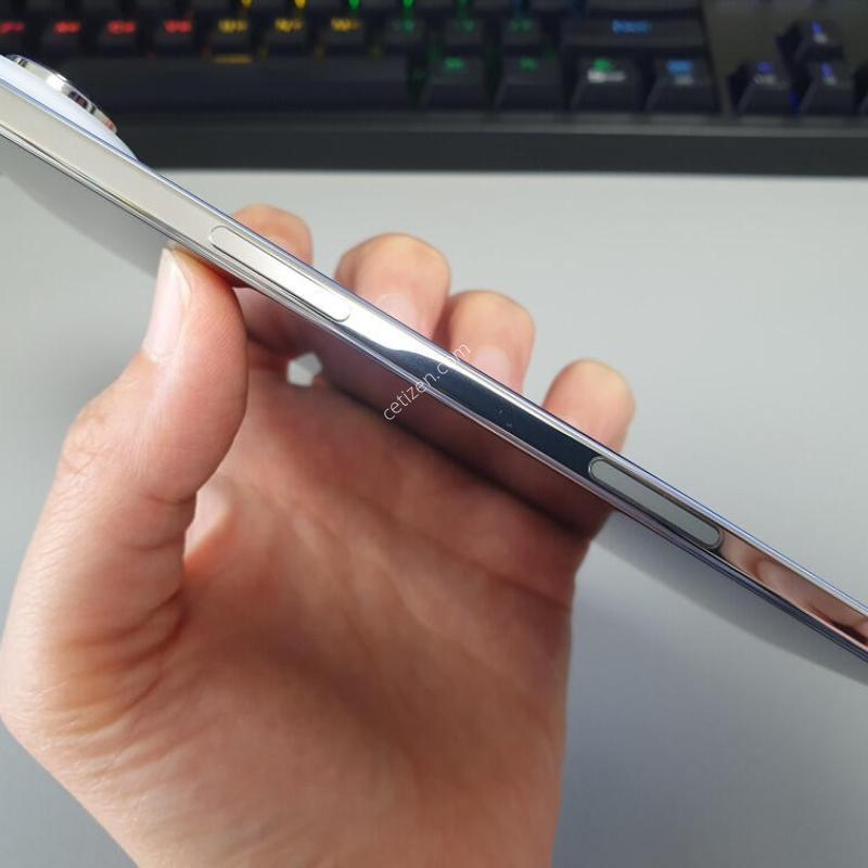 ������ ���� / 256GB / ȭ��Ʈ / ���͸����� 100%