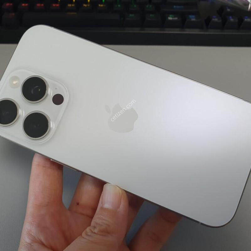 ������16 ���� / 256GB / ȭ��Ʈ / ���͸����� 95%