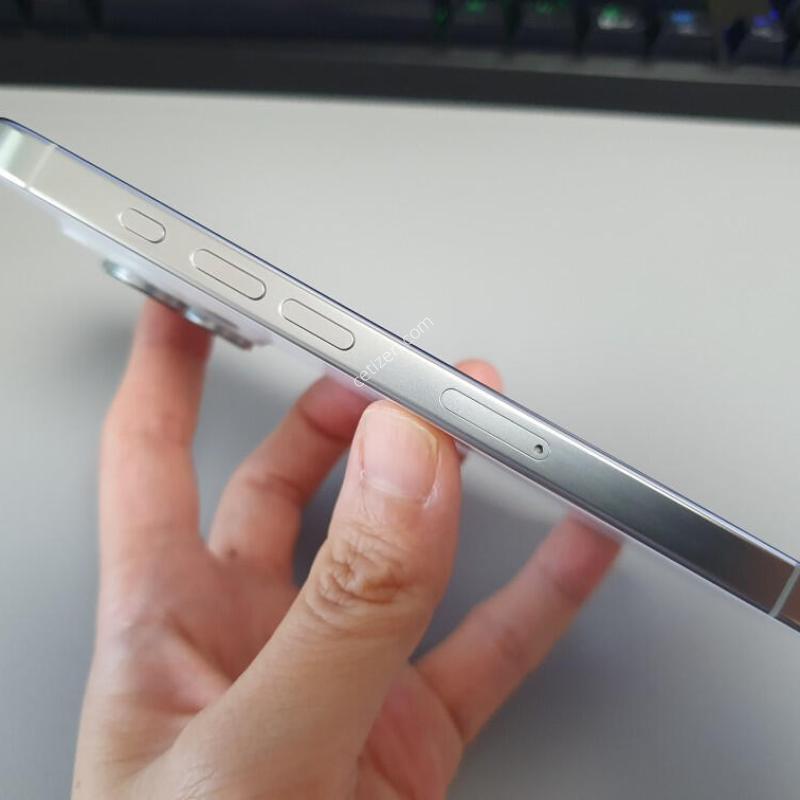 ������16 ���� / 256GB / ȭ��Ʈ / ���͸����� 95%