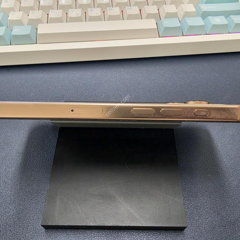 ������ 16 ���� 256GB ����Ʈ 94% �Ǹ��մϴ�.