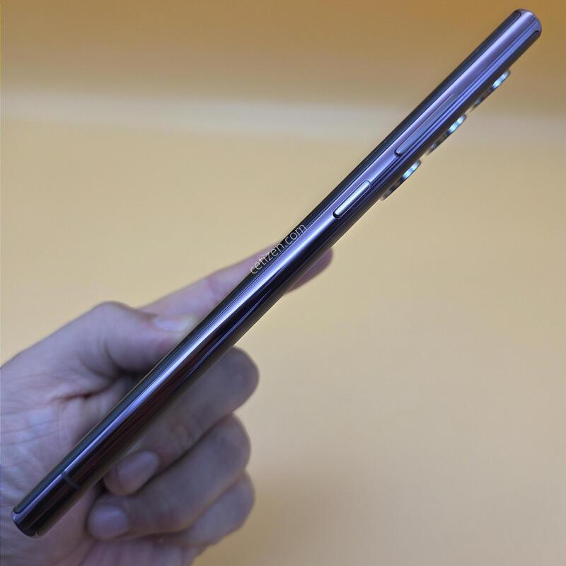 [���۱�]������S22��Ʈ�� �ֻ������� ���ǵ� ����� �߰���