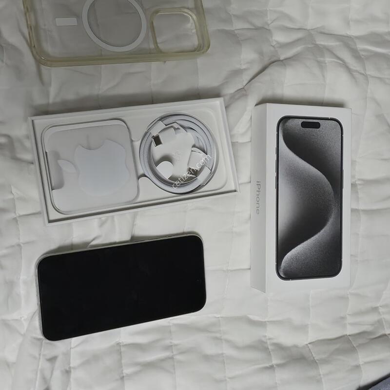 ������15���� 128GB ȭ��Ʈ S��