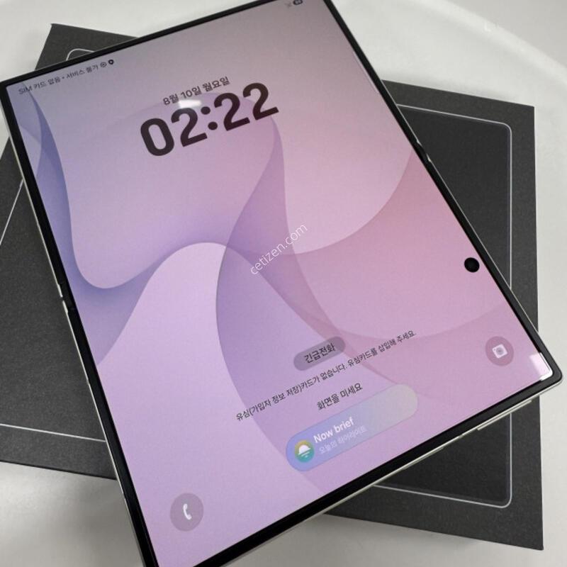 �ܼ����� ������Z����8 512GB �ڽ��� �Ǹ��մϴ�.