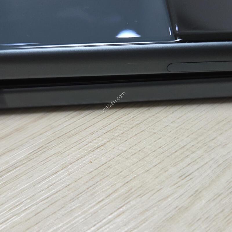 ������ Z �ø�3 256GB (SM-F711N)