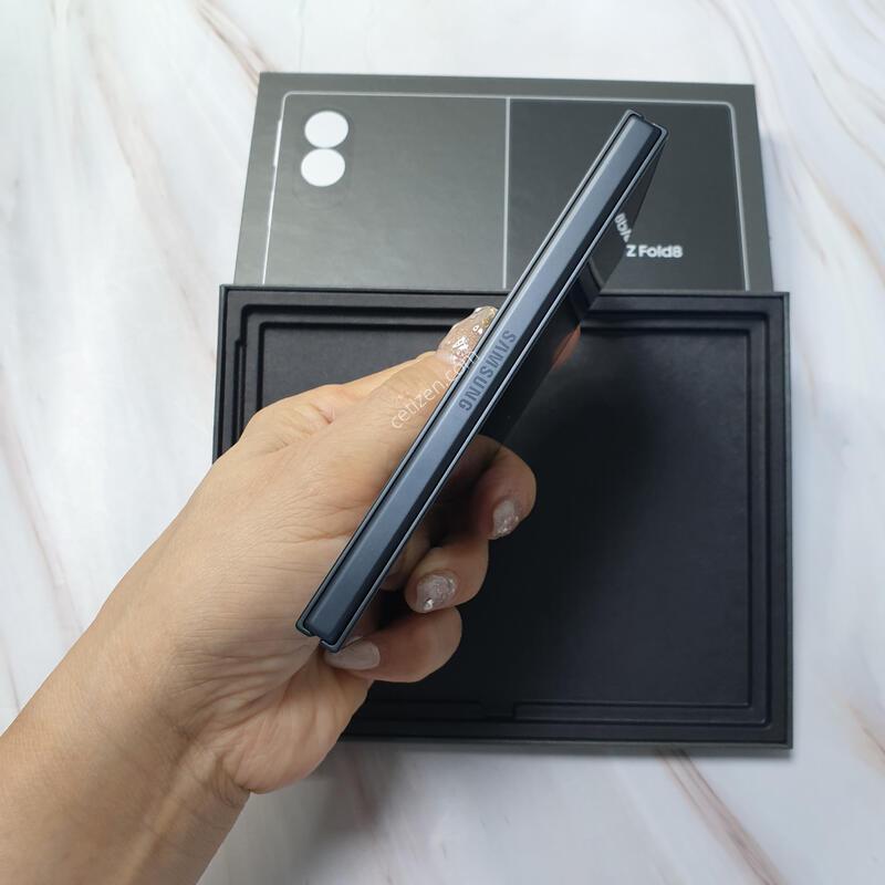 KT ������ Z����8 ���̵� �׶�����Ʈ 256G �̻�� S�� Ǯ�ڽ� �Ǹ�