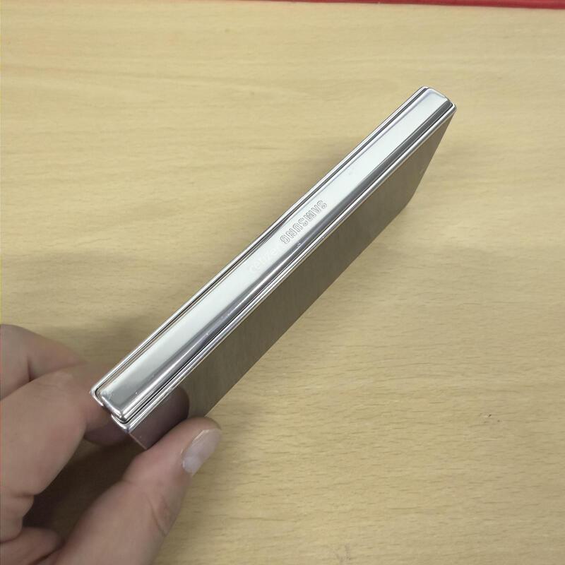 ������Z����4 ������ 512GB