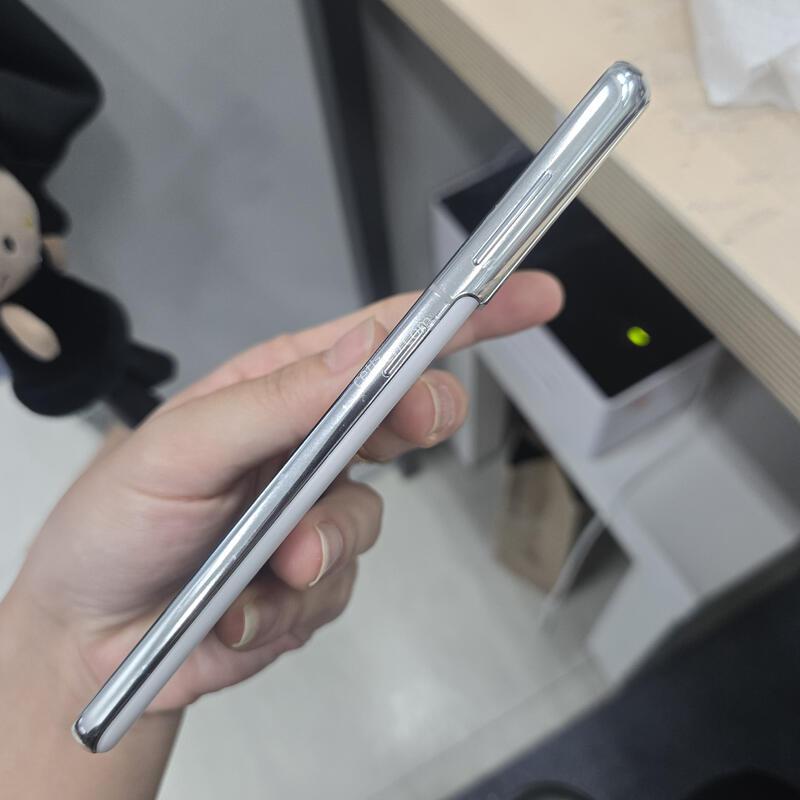 ������ S21 ȭ��Ʈ 256GB AAAA�� ������