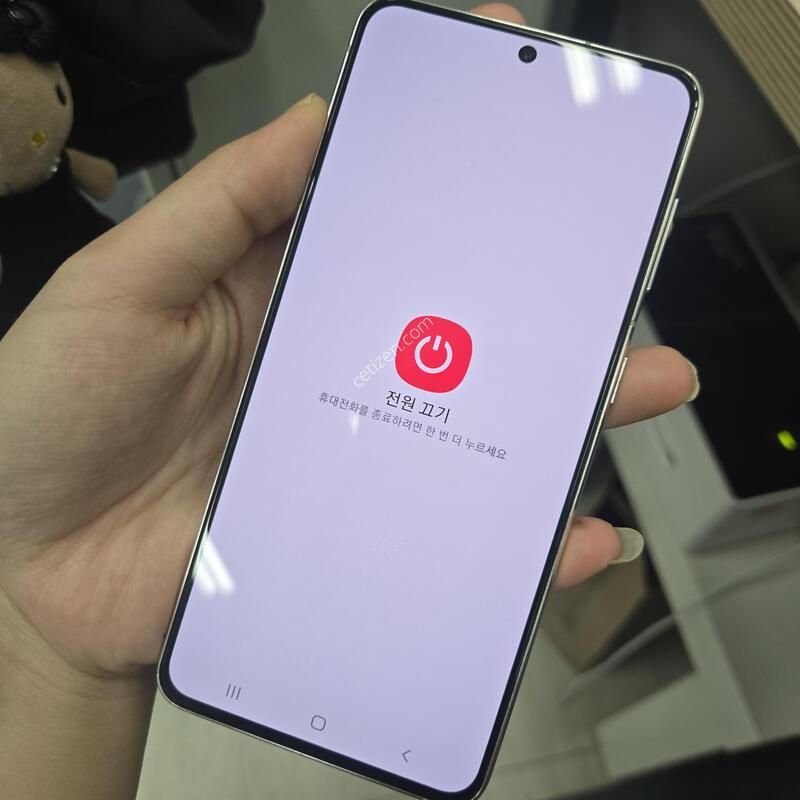 ������ S21 ȭ��Ʈ 256GB AAAA�� ������