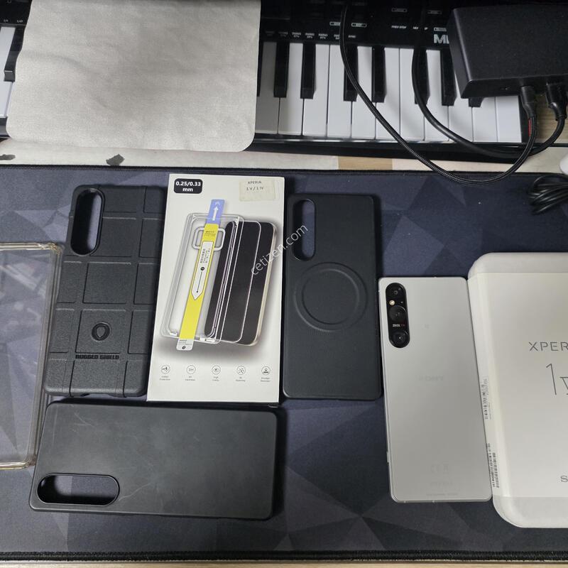 �����丮�� 1 V �ǹ� 256 TW