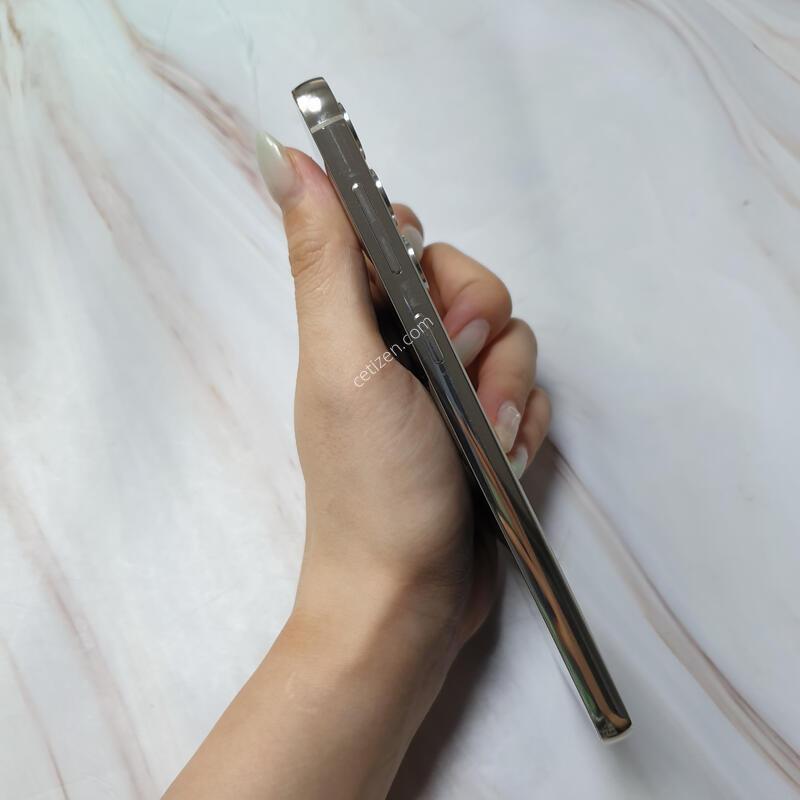 SK ������ S23+ ũ�� 256G ������ �Ǹ��մϴ�