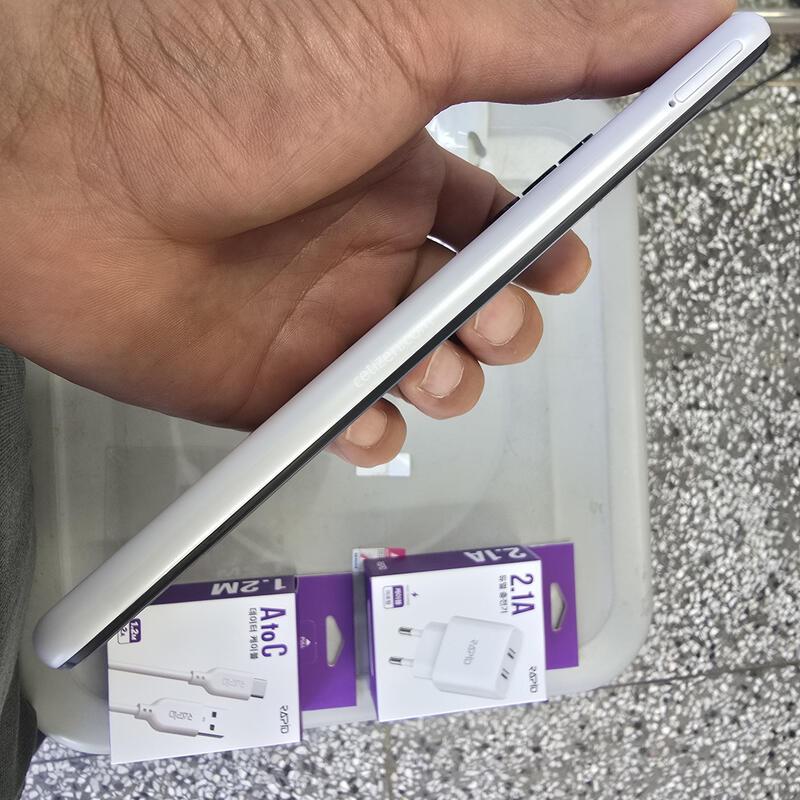 SK ���̵�6 (A136) 128G ȭ��Ʈ���� ����� �˴ϴ�