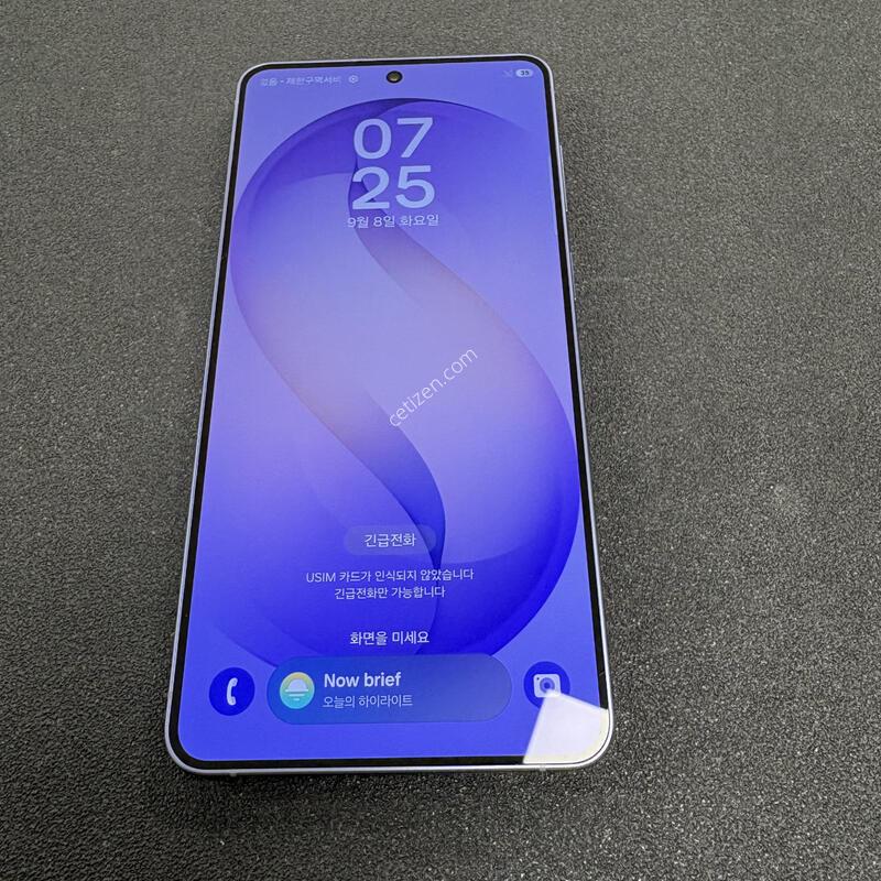 ������ S26�÷���   256G(����) 5������  SS�� �Ǹ��մϴ�.