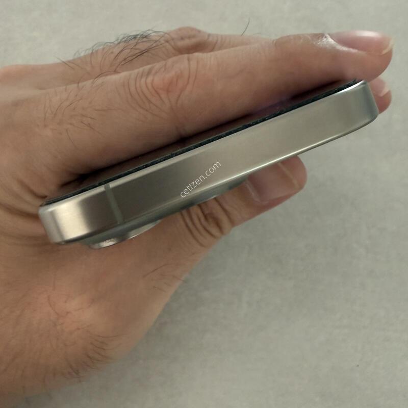 ������15���� 256GB ���� ƼŸ�� Ǯ�ڽ� �Ǹ� �մϴ�.