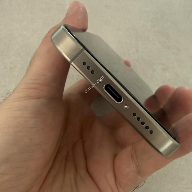 ������15���� 256GB ���� ƼŸ�� Ǯ�ڽ� �Ǹ� �մϴ�.