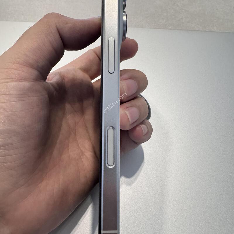 ������16���� 256GB ȭ��Ʈ ƼŸ�� �Ǹ� �մϴ�.