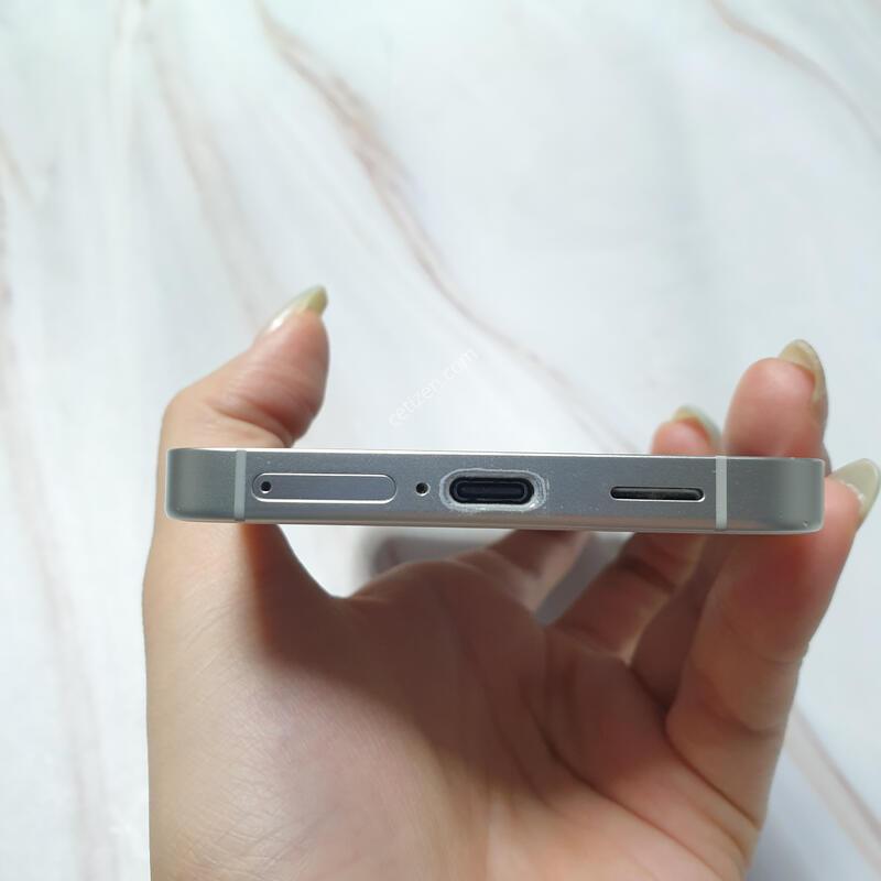 SK ������ S24 �׷��� 256G A�� �Ǹ��մϴ�