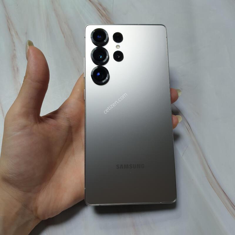LG ������ S25��Ʈ�� ƼŸ���׷��� 512G A�� �Ǹ��մϴ�