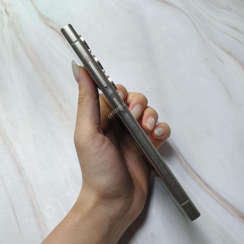 SK ������ S24��Ʈ�� ƼŸ�����ο� 256G ������ �Ǹ��մϴ�